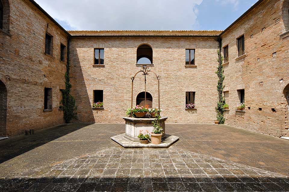 chiostro del monastero di Montebello